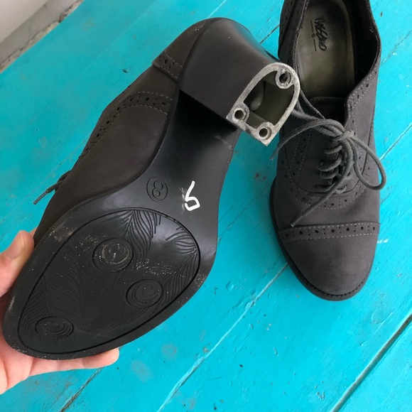 grey heels - Picture 4 of 4